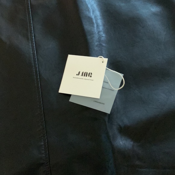 💜 JMC Faux Leather Pencil Skirt - Picture 2 of 12